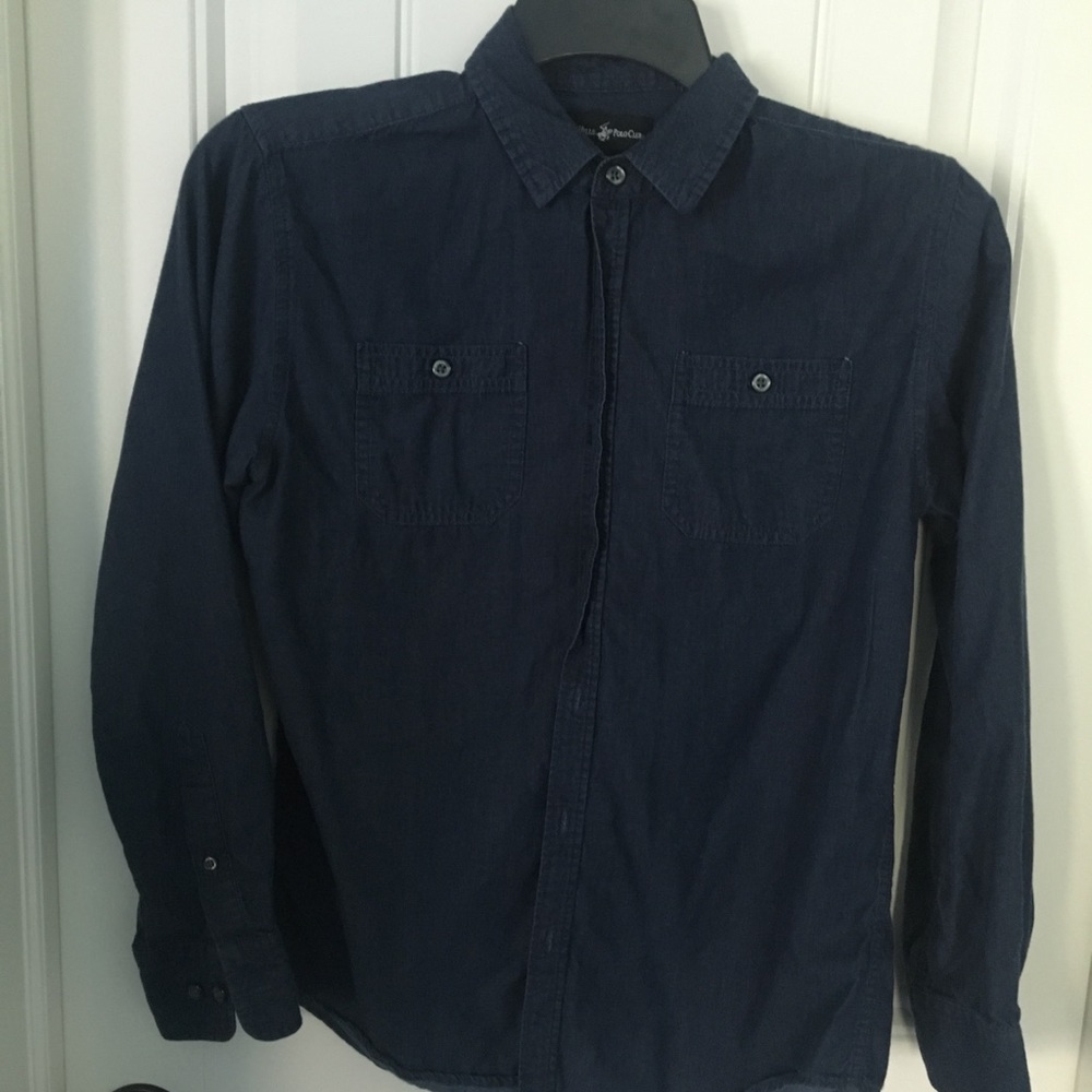 Men’s size small chambray button down